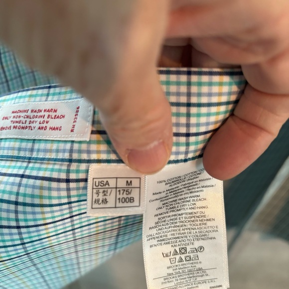 Brooks Brothers short sleeve non wrinkle shirt. Like new condition, plaid - Picture 7 of 7